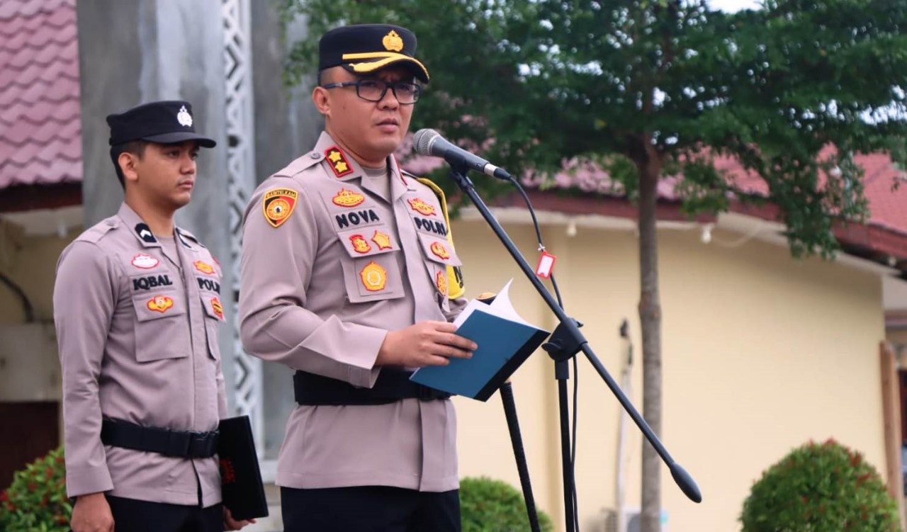Kapolres Aceh Timur Beri Penghargaan pada Anggota Berprestasi